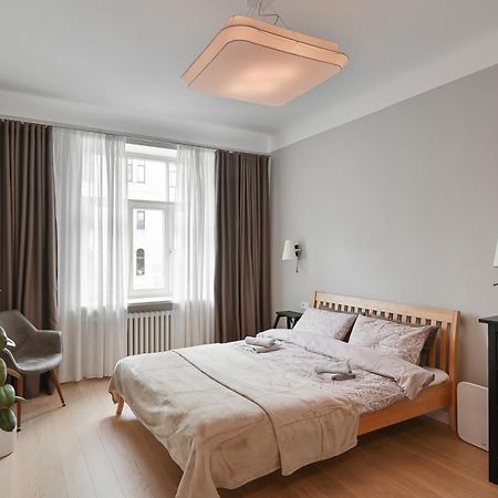Modern 2-Bdrm Centre Apartment Riga Dış mekan fotoğraf