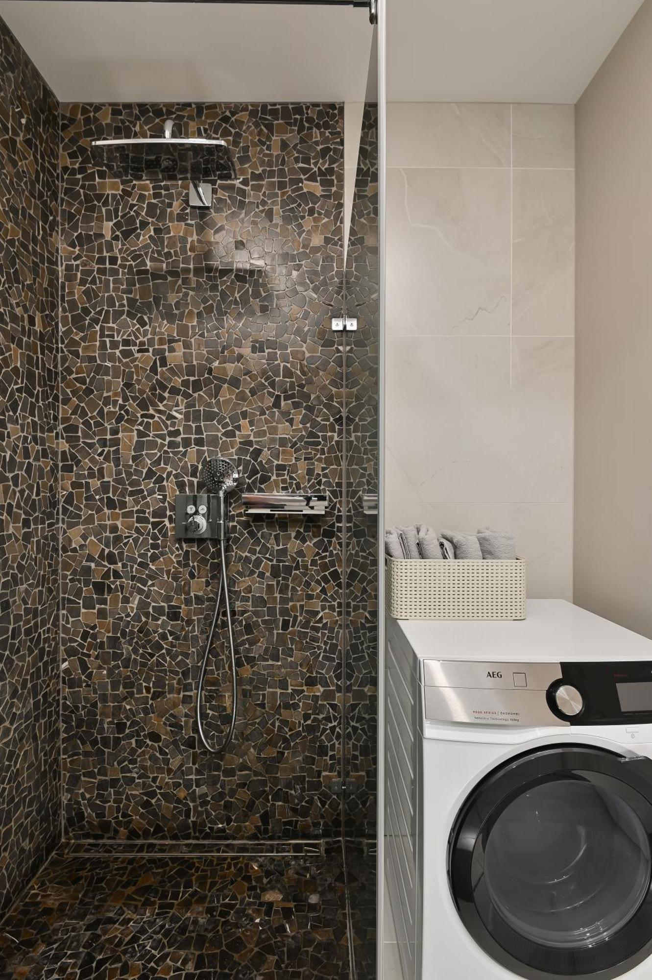 Modern 2-Bdrm Centre Apartment Riga Dış mekan fotoğraf